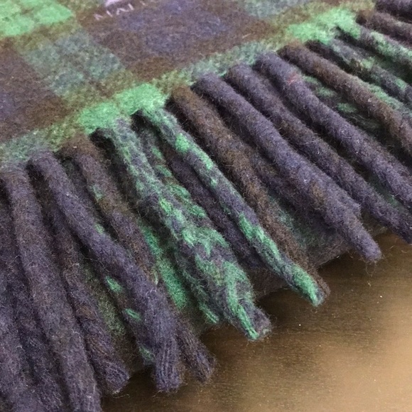 Nautica wool blend scotch plaid reversible green navy scarf, Italy. Perfect - Picture 9 of 10